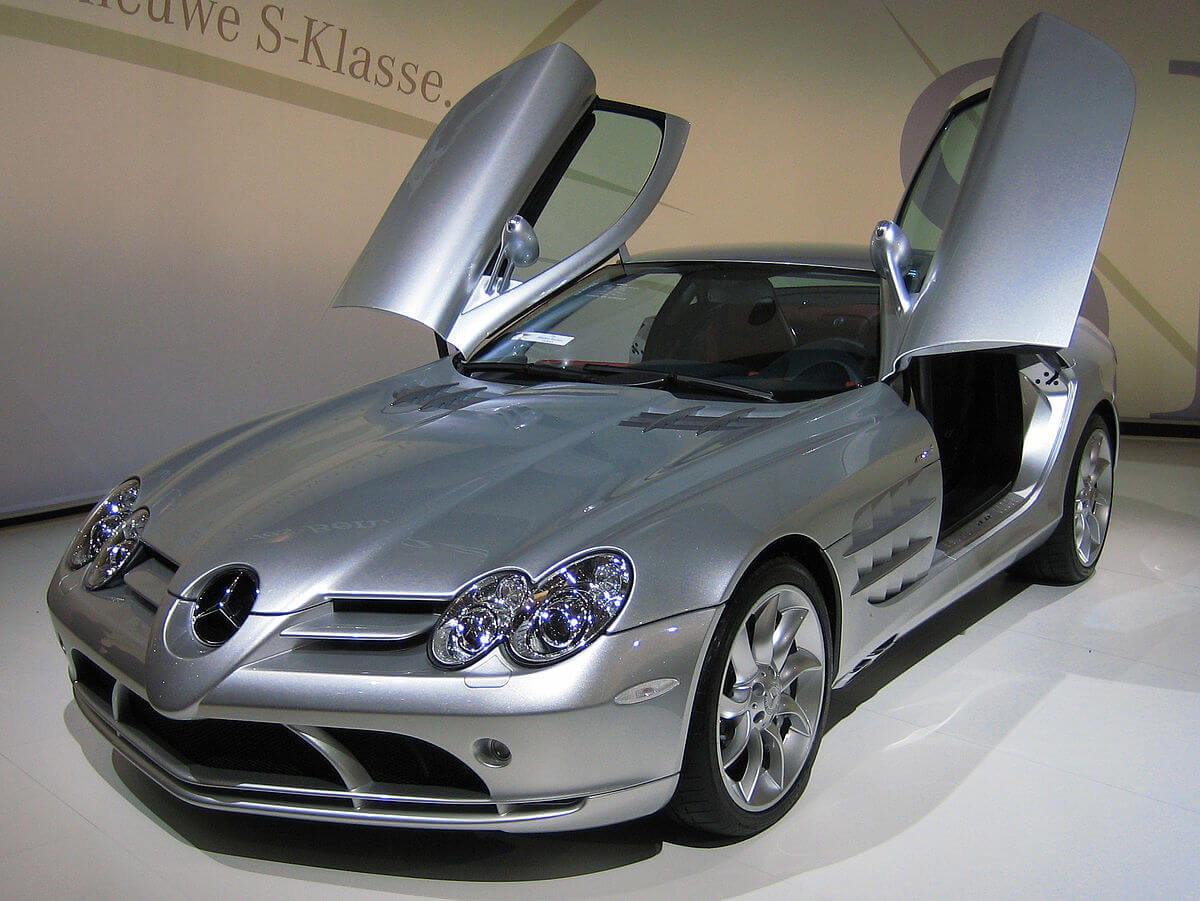 Mercedez-Benz-SLR-McLaren-2005