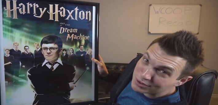 Doug-Polk-shows-off-Harry-Haxton-poster