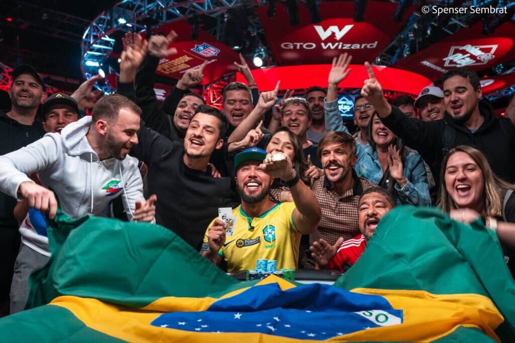 Rafael Reis conquista primeiro bracelete WSOP no Evento #15